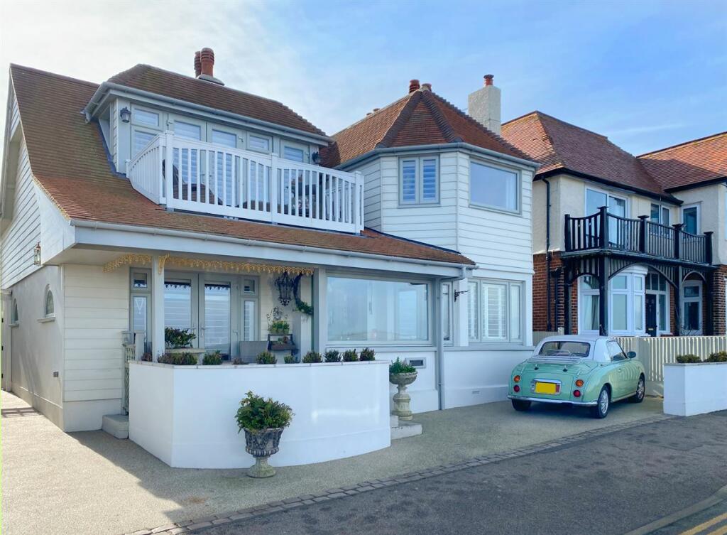 4 bedroom detached house for sale in Western Esplanade, Herne Bay, CT6