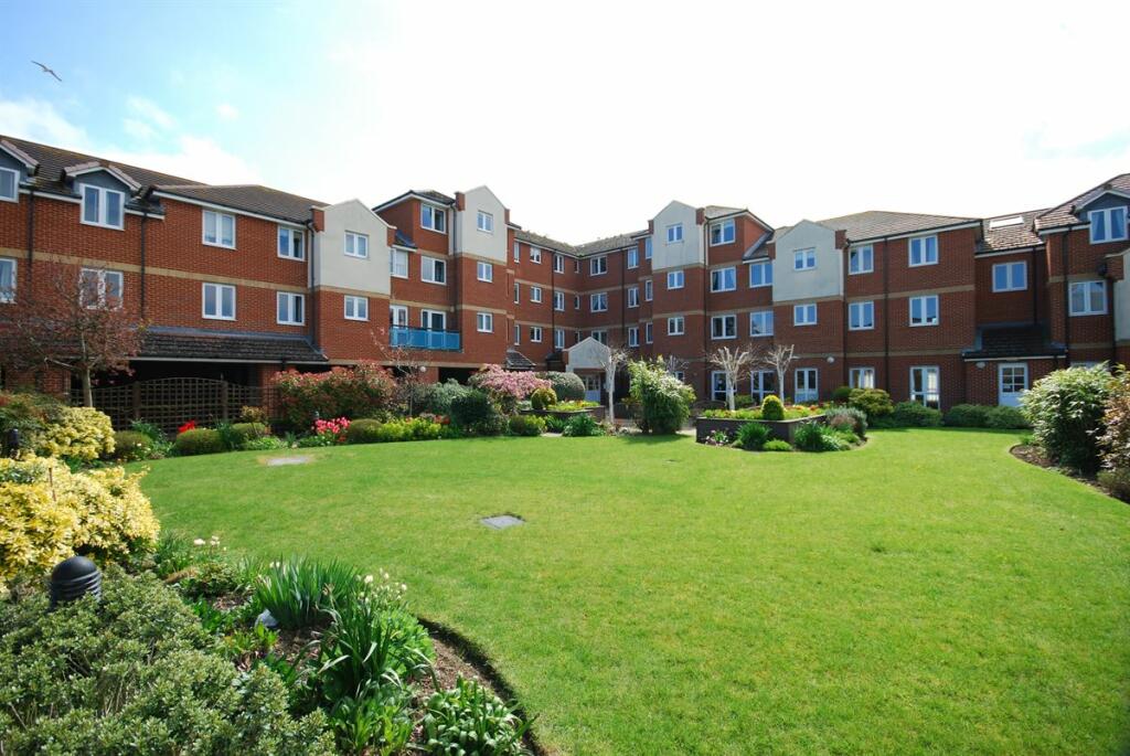 1 bedroom retirement property for sale in Richmond Street, Herne Bay, CT6