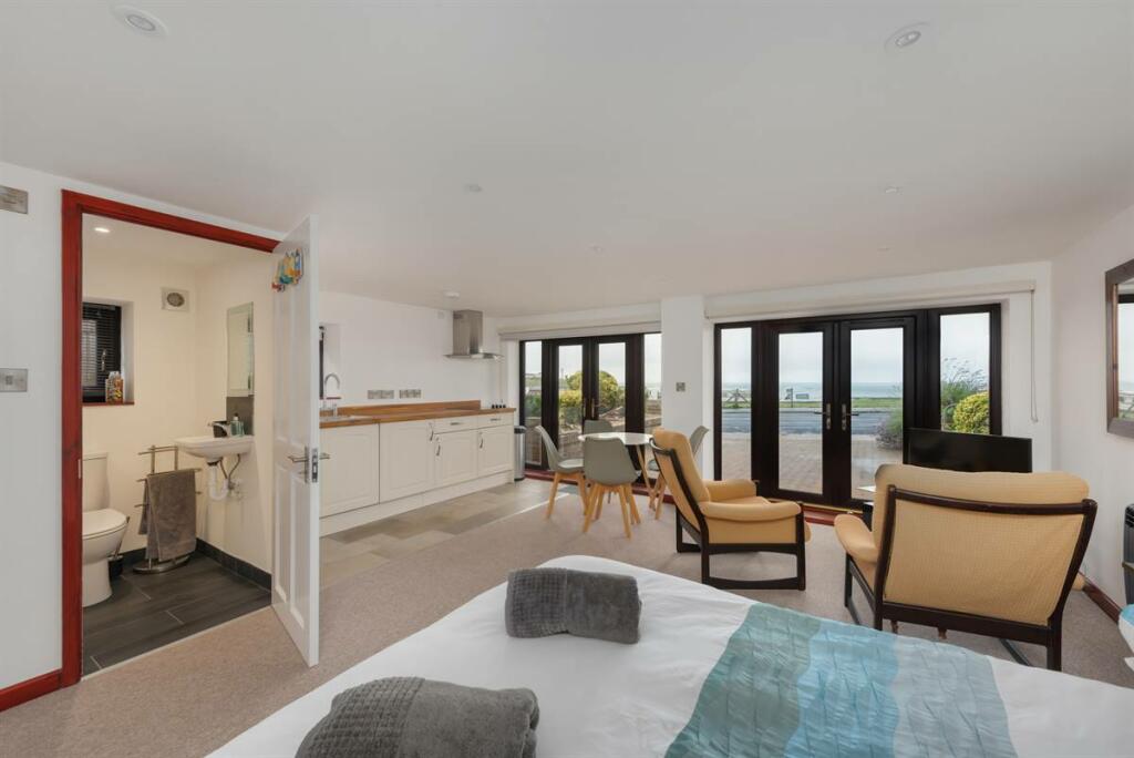 Additional property image - Royal Esplanade, Westbrook, Margate