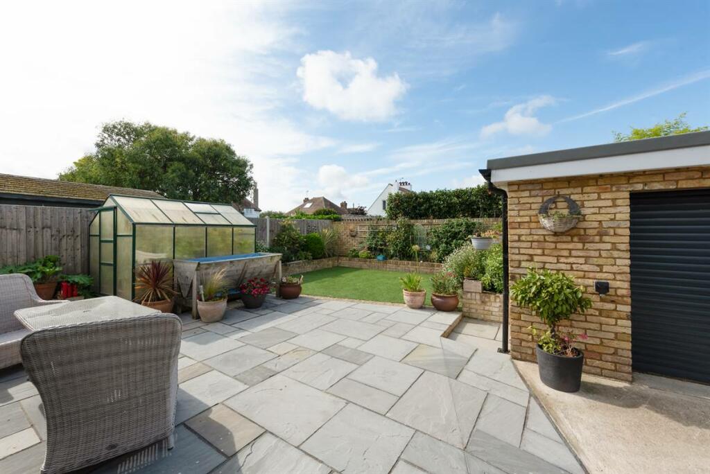 Additional property image - Sea View Avenue, Birchington