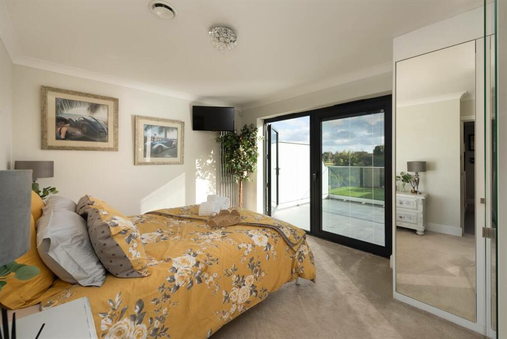 Additional property image - Sea Road, Westgate-on-Sea