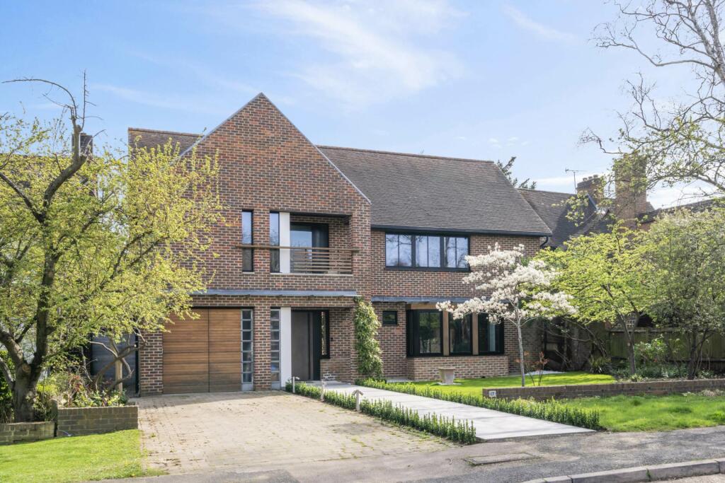 5 bedroom detached house for sale in Frank Dixon Way, Dulwich Village, SE21