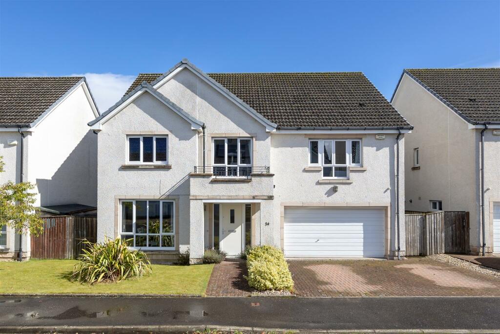 5 bedroom detached house for sale in Galbraith Crescent, Larbert, FK5