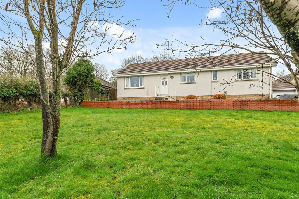 3 bedroom bungalow for sale in Glasgow Road, Dennyloanhead, Bonnybridge