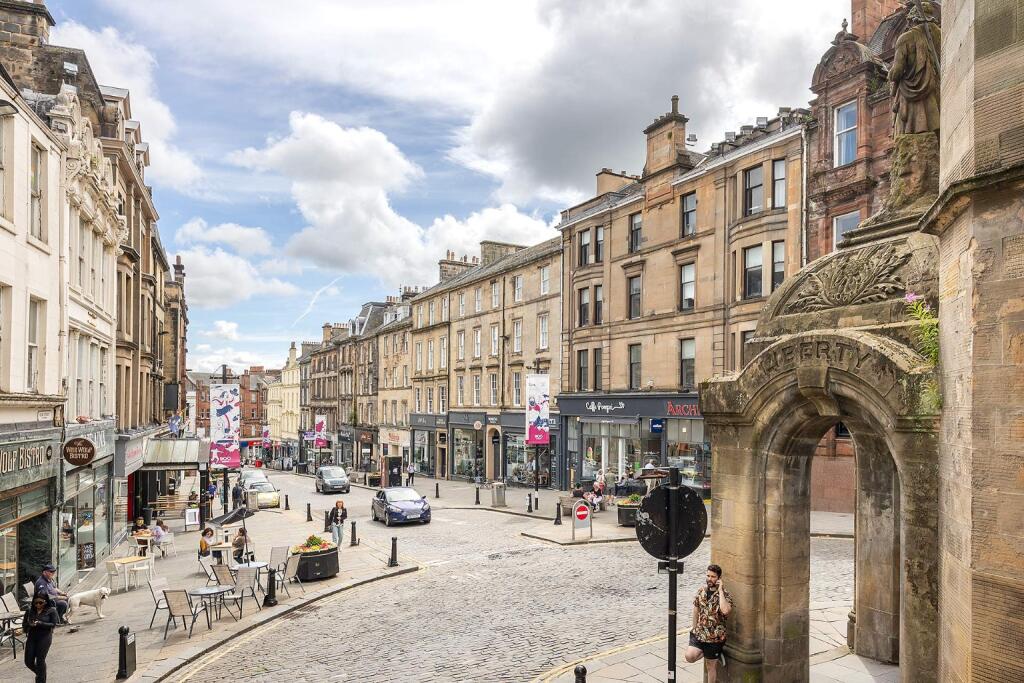 Main image of property: 33 King Street, Stirling, FK8