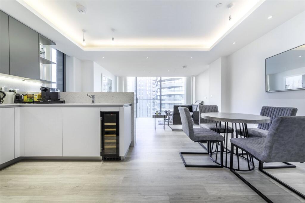 Main image of property: Carrara Tower, 1 Bollinder Place, Old Street, London, EC1V