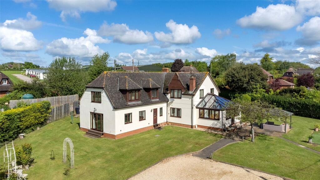 5 bedroom detached house for sale in Ford House Road, The Scarr, Newent