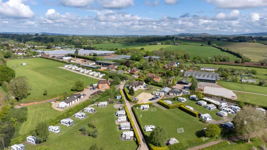 5 bedroom detached house for sale in Ford House Road, The Scarr, Newent