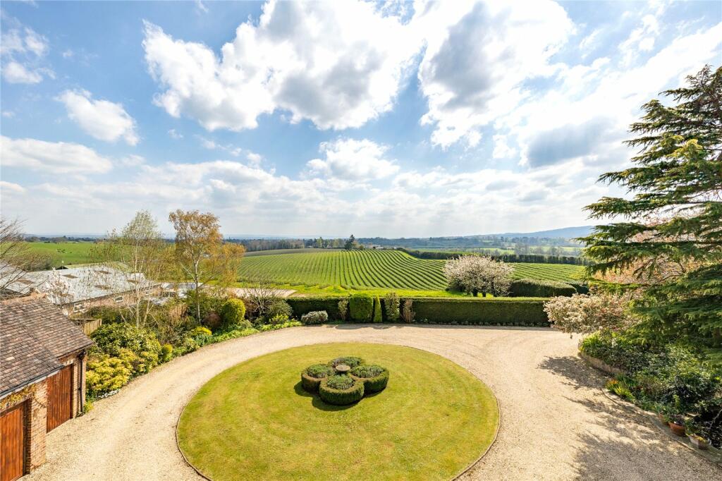 6 bedroom detached house for sale in Oxenhall, Newent, Gloucestershire, GL18