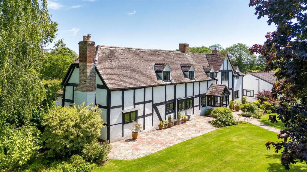 Main image of property: Moat Lane, Taynton, Gloucester, Gloucestershire, GL19