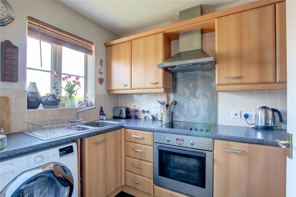 3 bedroom terraced house for sale in Hawthorn Rise, Tibberton