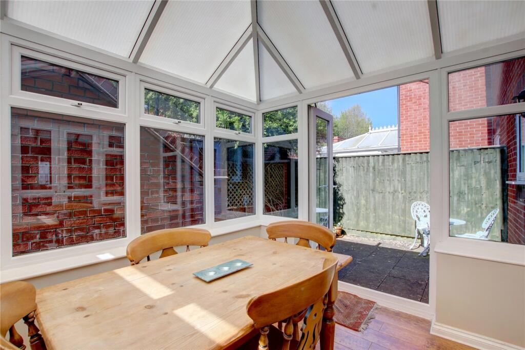 3 bedroom terraced house for sale in Hawthorn Rise, Tibberton