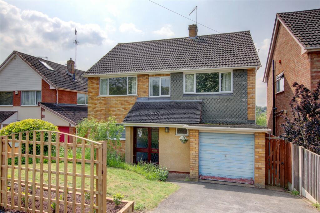 4 bedroom detached house for sale in The Holloway, Droitwich