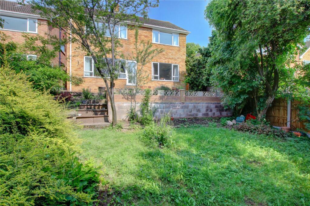 4 bedroom detached house for sale in The Holloway, Droitwich