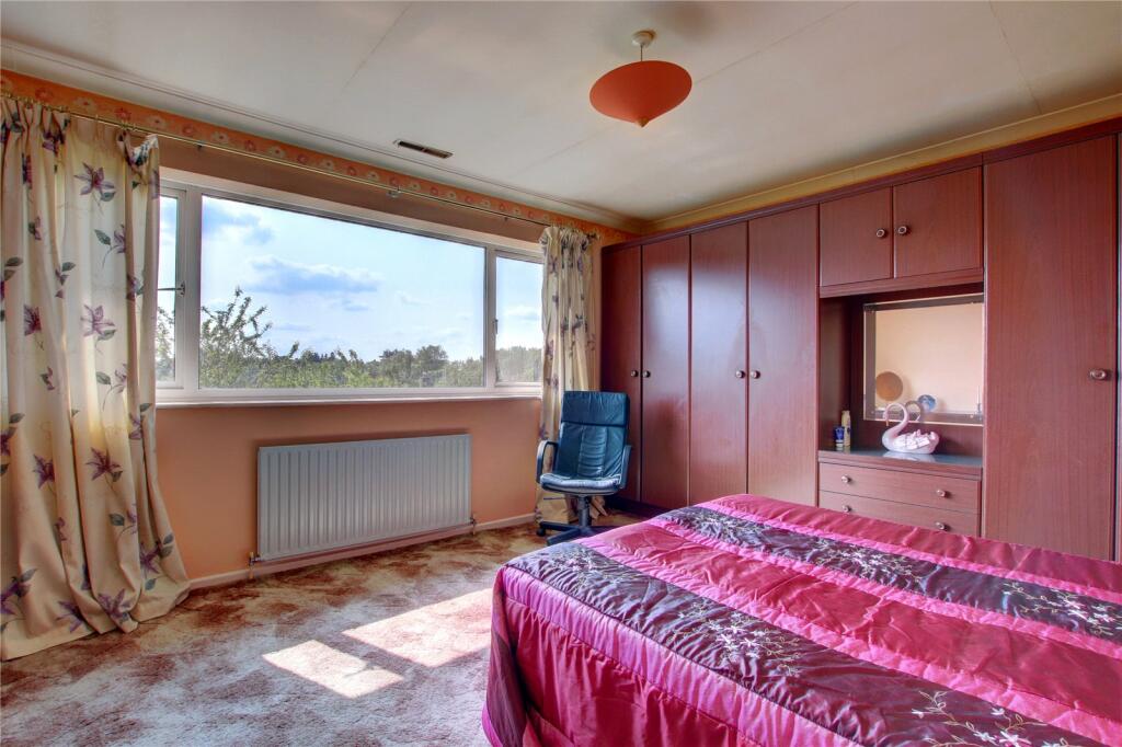 4 bedroom detached house for sale in The Holloway, Droitwich