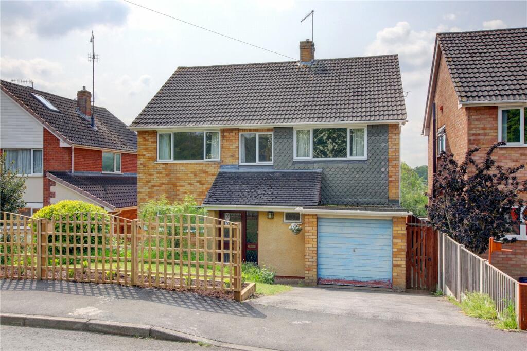 4 bedroom detached house for sale in The Holloway, Droitwich