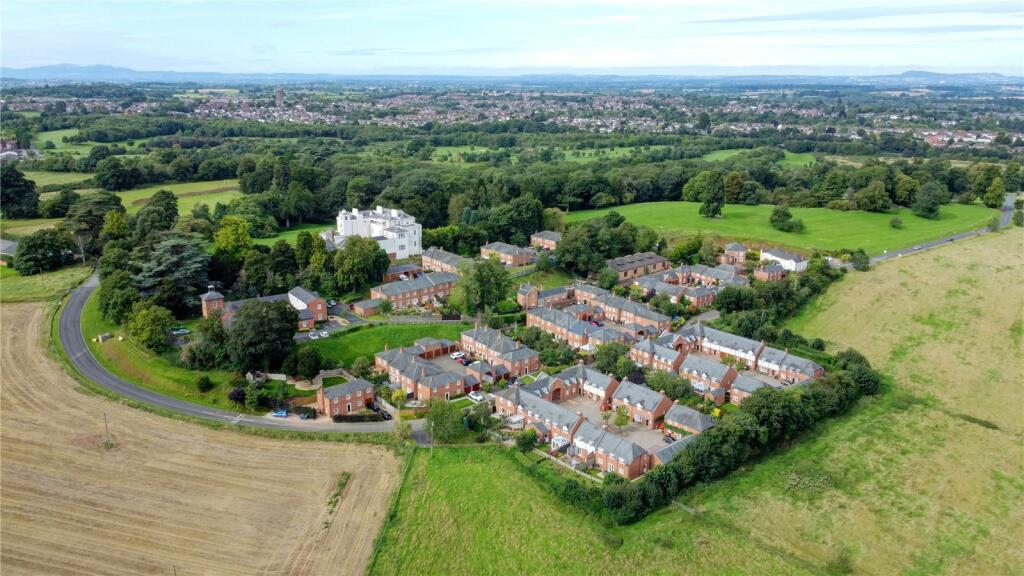 3 bedroom terraced house for sale in Hammond Court, Galton Way, Hadzor