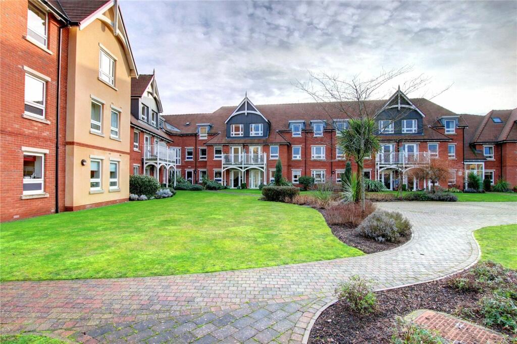 1 bedroom apartment for sale in Hanbury Road, Droitwich, Worcestershire
