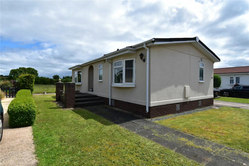 2 bedroom retirement property for sale in Doverdale Park Homes, Hampton