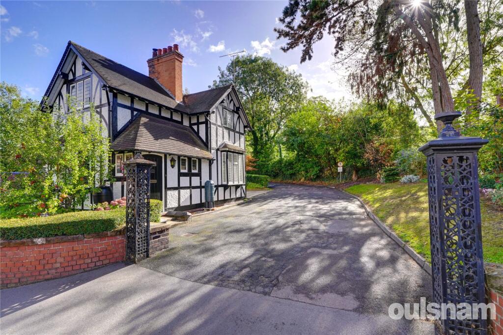 Main image of property: Worcester Road, Droitwich, Worcestershire, WR9