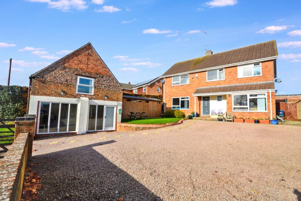 Main image of property: Twyning Green, Tewkesbury, Gloucestershire
