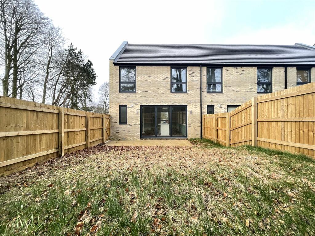 3 bedroom end of terrace house for sale in Gold Close, Highworth