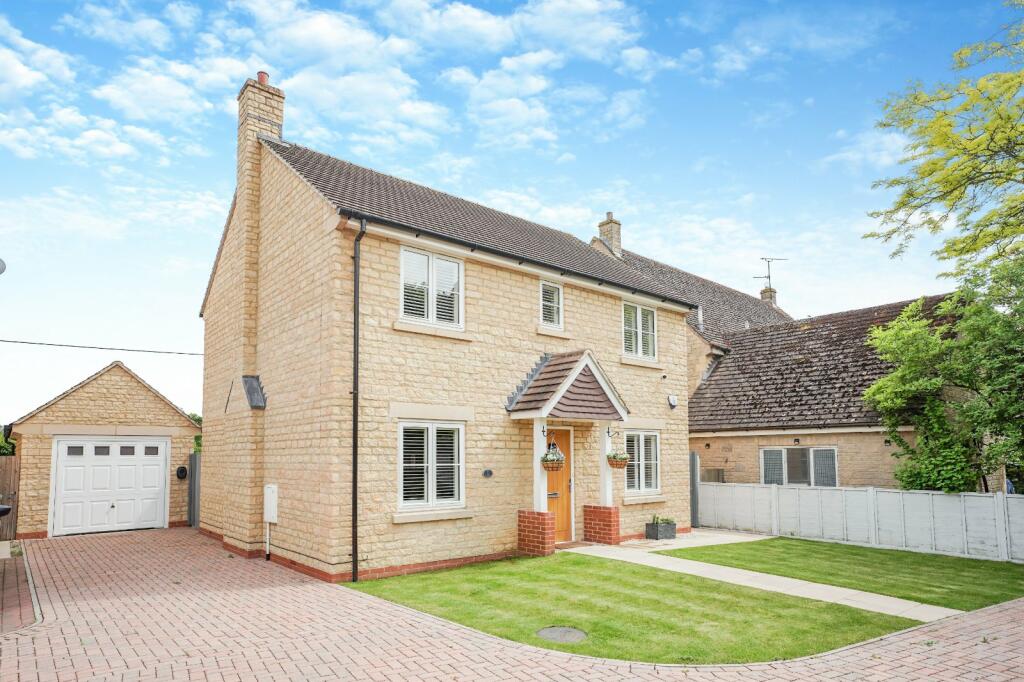 Main image of property: Meadow View, Burford Road, Lechlade, Gloucestershire, GL7