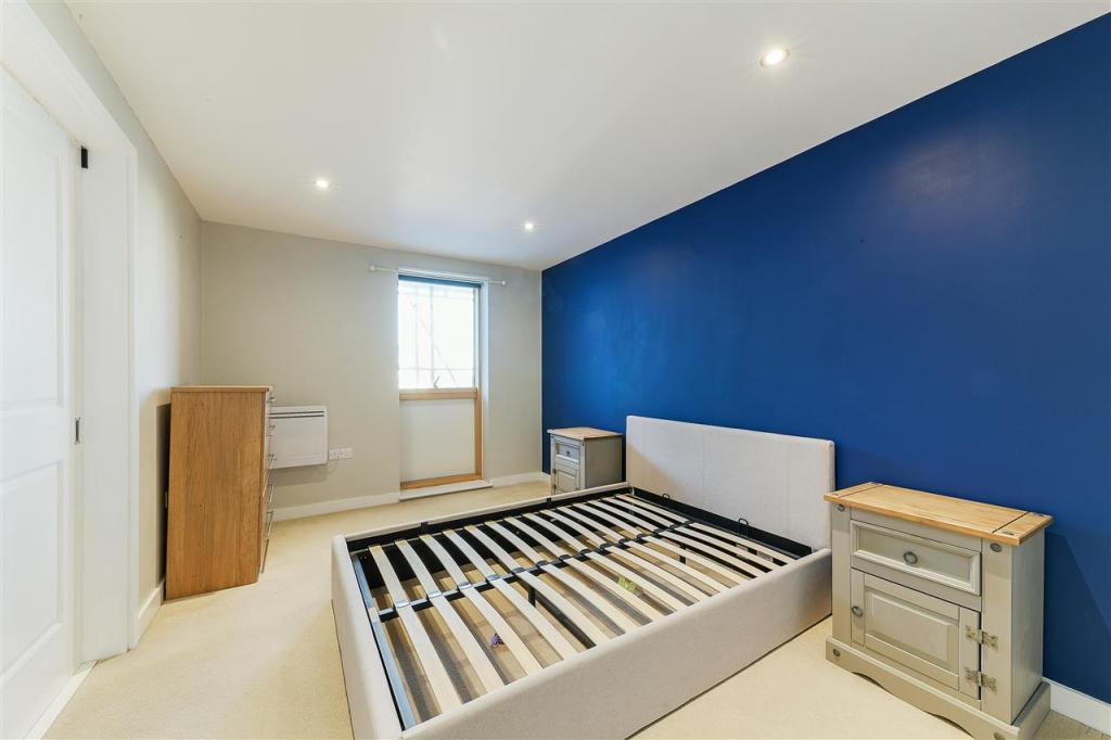1 bedroom apartment for sale in Reed House, Durnsford Road, London, SW19