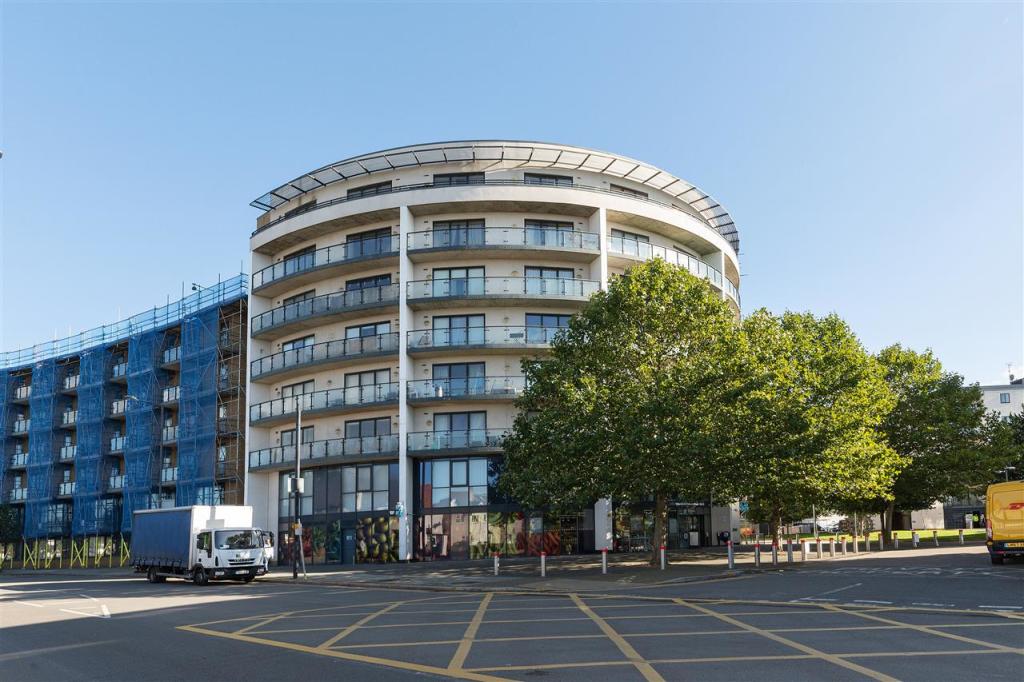 1 bedroom apartment for sale in Reed House, Durnsford Road, London, SW19