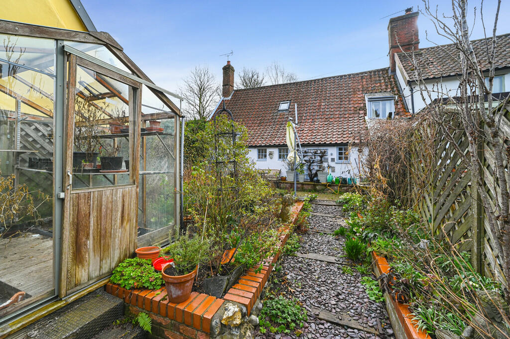 3 bedroom cottage for sale in Bardwell, Suffolk, IP31