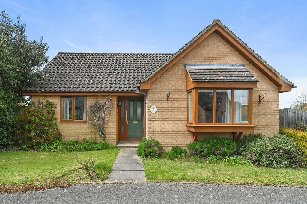 3 bedroom detached bungalow for sale in Beyton, Suffolk, IP30