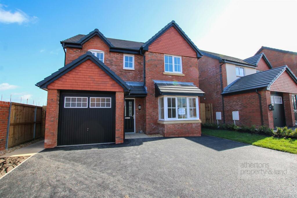 4 bedroom detached house for sale in Brackenwood, Ramsgreave Drive