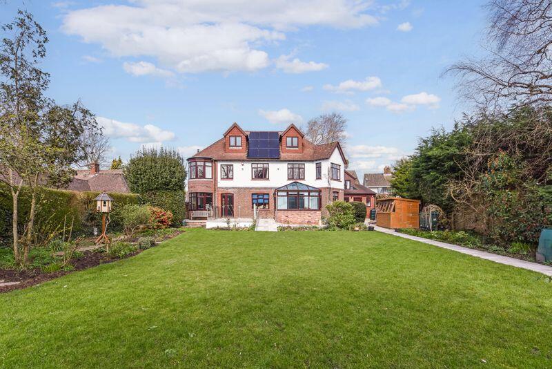 6 bedroom detached house for sale in Havant Road, Emsworth, PO10