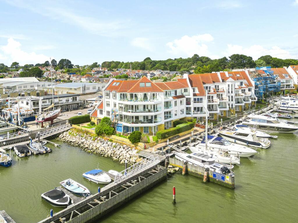 Additional property image - Lake Avenue, Hamworthy, Poole, Dorset, BH15