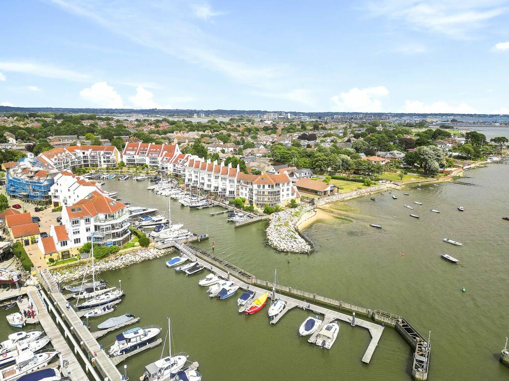 Additional property image - Lake Avenue, Hamworthy, Poole, Dorset, BH15