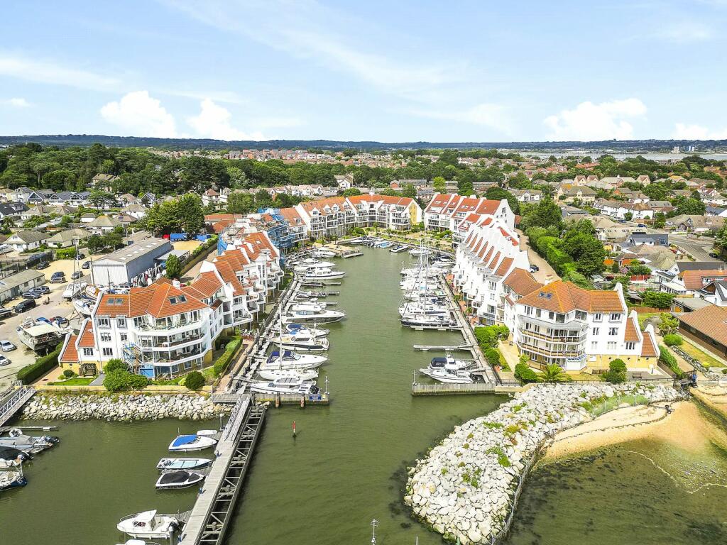 Additional property image - Lake Avenue, Hamworthy, Poole, Dorset, BH15