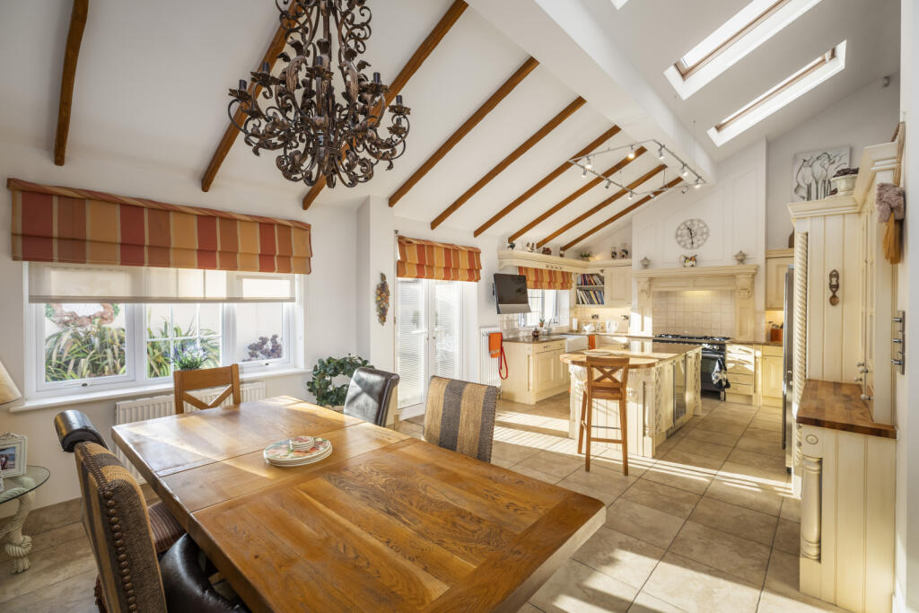 3 bedroom bungalow for sale in Canford Cliffs Road, Poole, Dorset, BH13