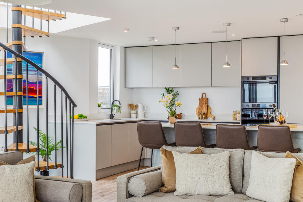 Additional property image - West Cliff Road, West Cliff, Bournemouth, Dorset, BH2