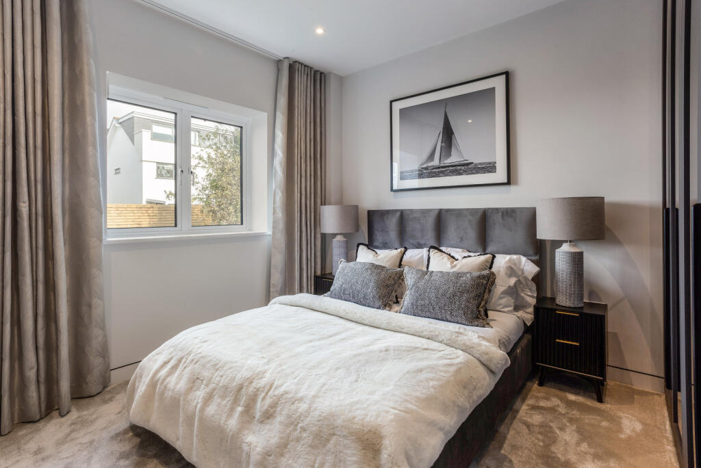 Additional property image - Dorset Lake Avenue, Lilliput, Poole, Dorset, BH14