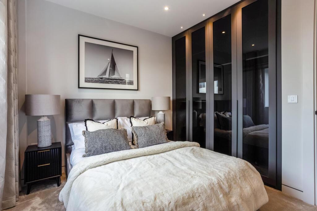 Additional property image - Dorset Lake Avenue, Lilliput, Poole, Dorset, BH14