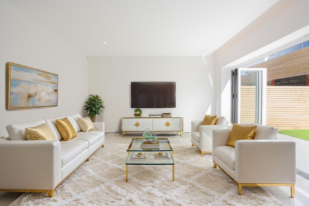 Additional property image - Dorset Lake Avenue, Lilliput, Poole, Dorset, BH14