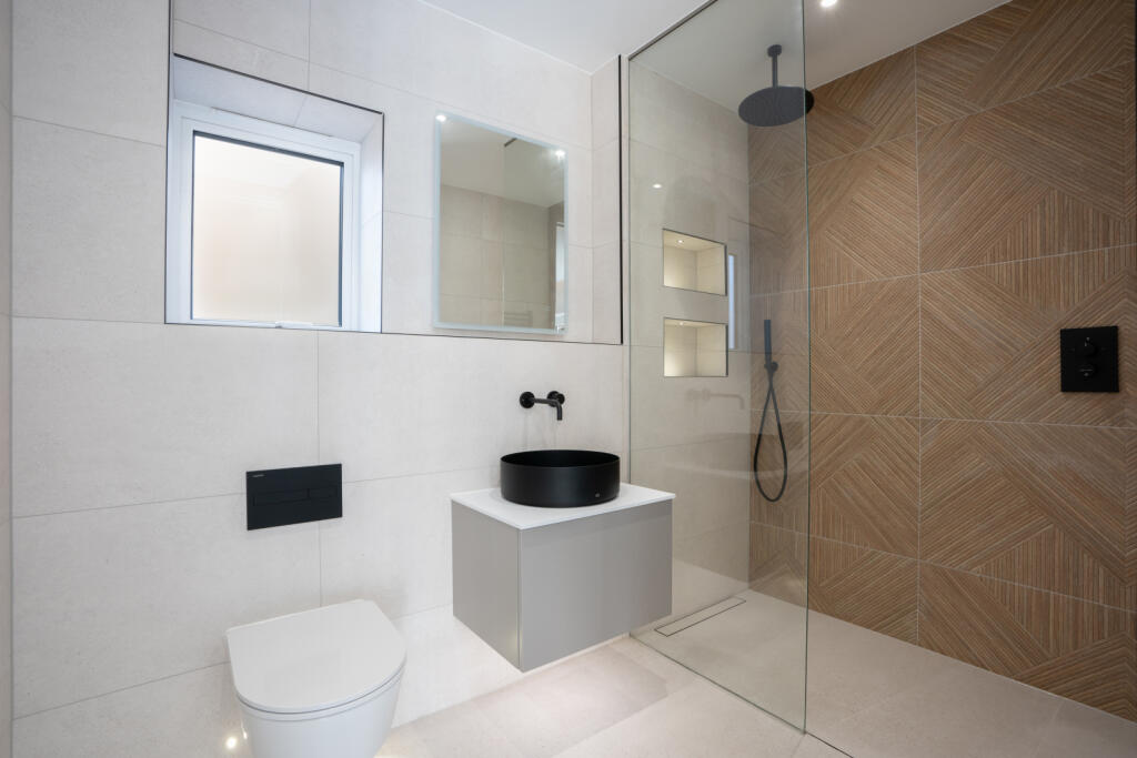 Additional property image - Dorset Lake Avenue, Lilliput, Poole, Dorset, BH14