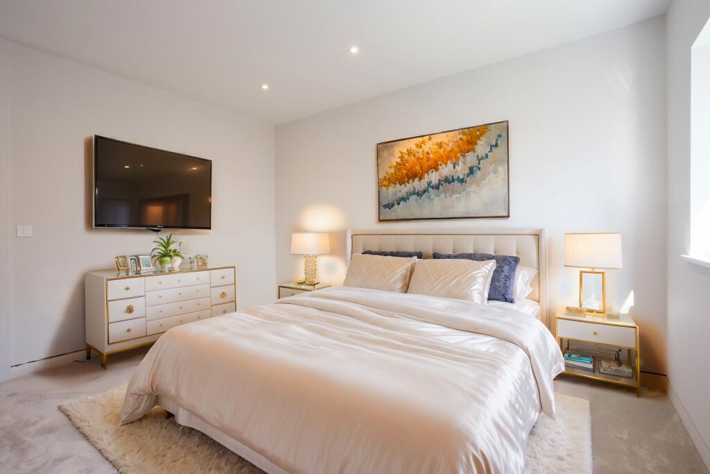 Additional property image - Dorset Lake Avenue, Lilliput, Poole, Dorset, BH14