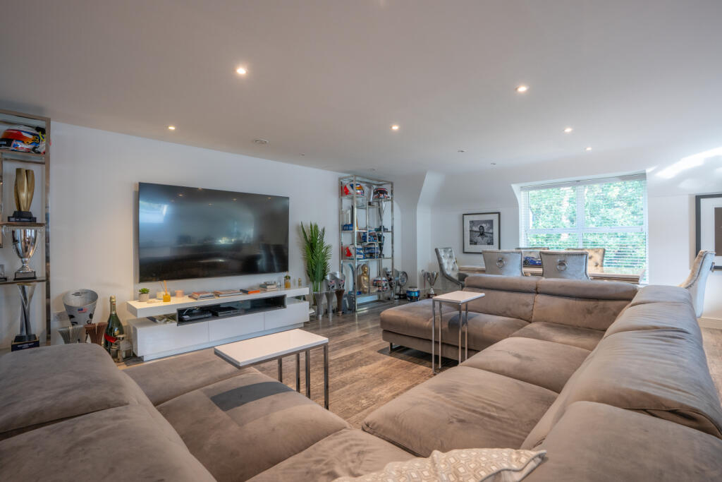 Additional property image - Lilliput Road, Canford Cliffs, Poole, Dorset, BH14