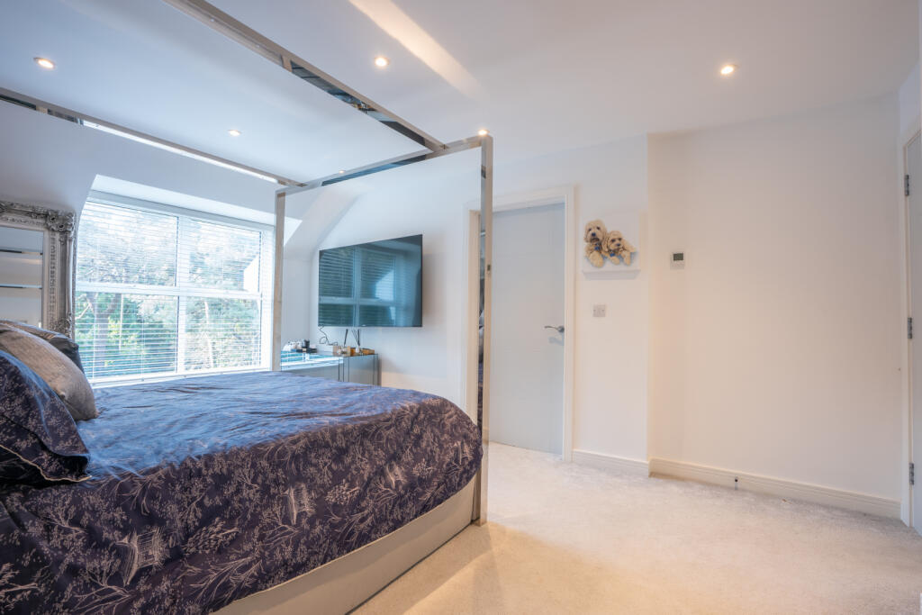 Additional property image - Lilliput Road, Canford Cliffs, Poole, Dorset, BH14