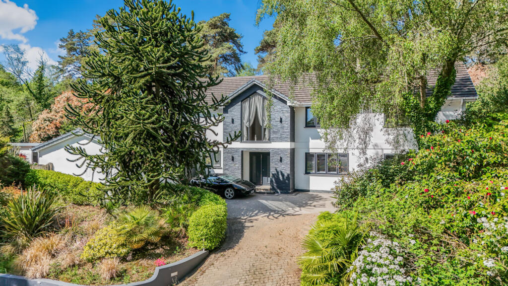 Main image of property: Egmont Drive, Ringwood, Dorset, BH24