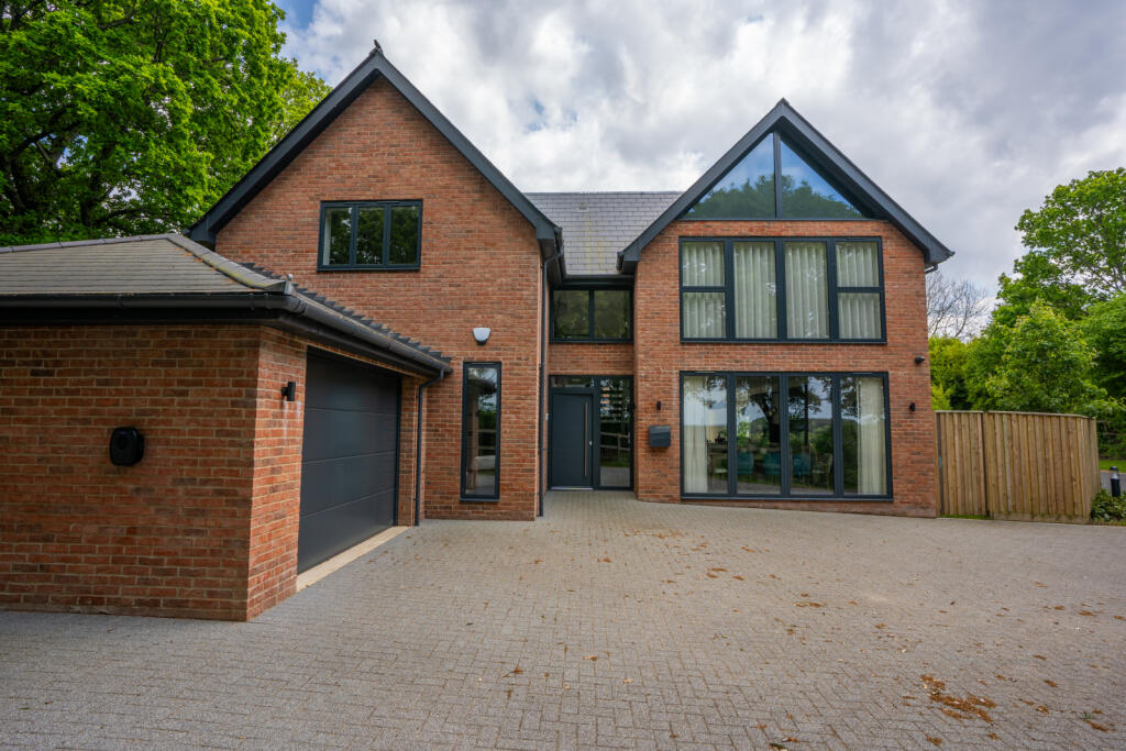 Main image of property: Jennys Lane, Lytchett Matravers, Poole, Dorset, BH16