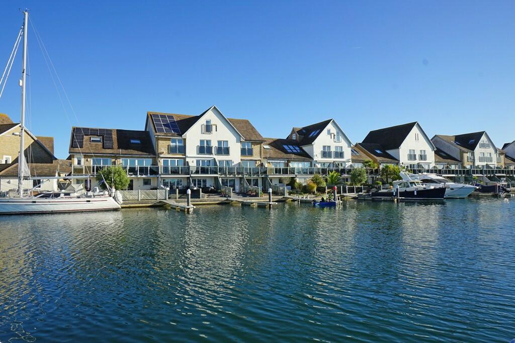 3 bedroom town house for sale in Bryher Island, Port Solent, PO6