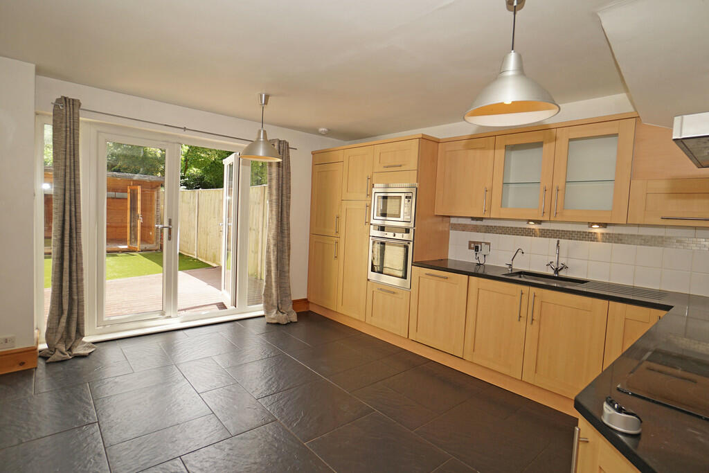 4 bedroom town house for sale in Carne Place, Port Solent, PO6