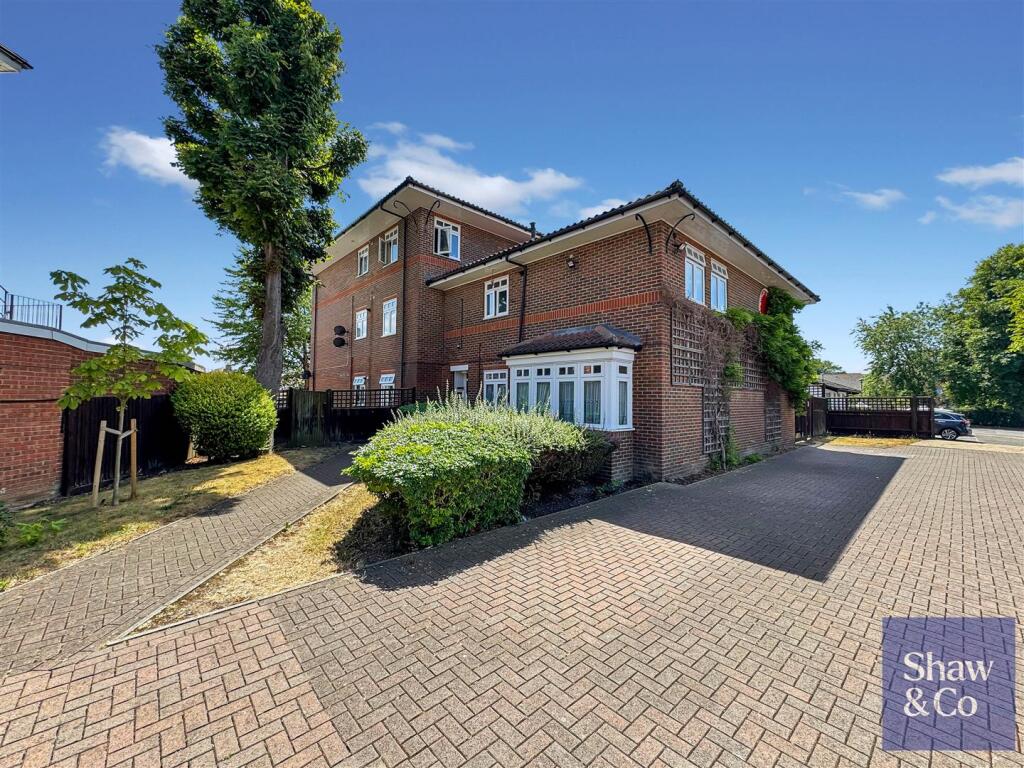 2 bedroom flat